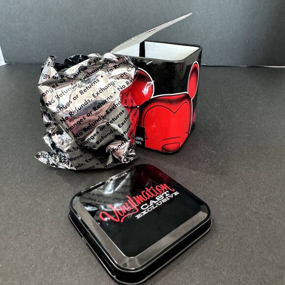 Disney Vinylmation Cast Member Exclusive Mickey Mouse #1 Figurine in Tin - Picture 4 of 6